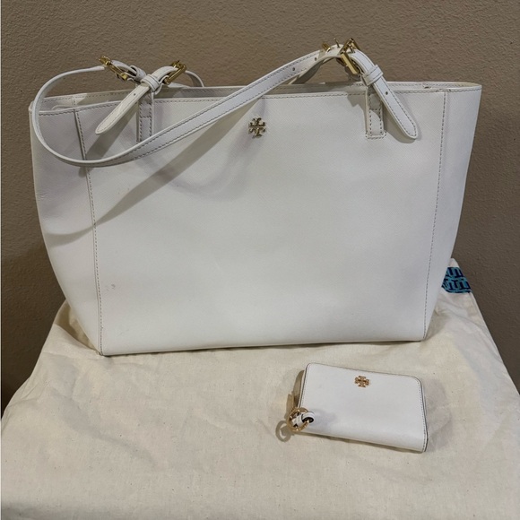 Tory Burch Handbags - Tory Burch White Tote Bag with Gold Accents with matching wallet